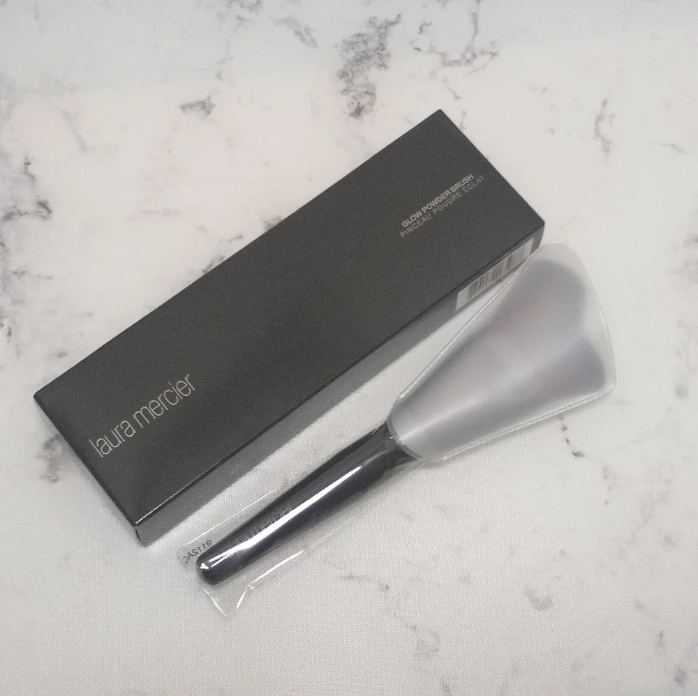 Laura Mercier Glow Powder Brush
